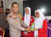 Bagikan Tumbler Dan Set Sendok Makan Ke Ratusan Siswa, Polres Maros Komitmen Dukung Program Makan Begizi Gratis