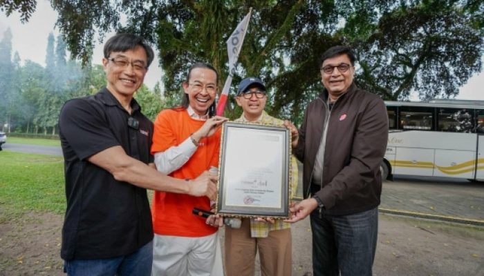 11 Jam Livestream Nonstop! Dave & Iwet Capai Rekor MURI Sambil Uji Jaringan Indosat di Jalur Mudik Jakarta-Yogyakarta