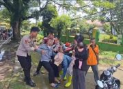 Aksi Sigap Personel Polres Maros Bantu Korban Kecelakaan Arus Mudik Lebaran