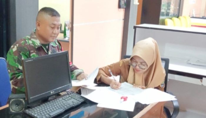 Babinsa Koramil 2307/Ciwandan Aktif Puanter, Data Penduduk dan Pasang Imbauan Ramadhan di Citangkil