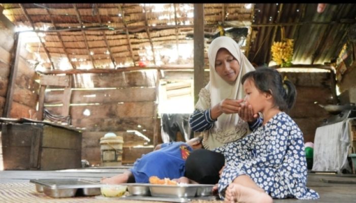 Dulu Nasi Garam, Kini Buah dan Susu Hadir dalam Seporsi MBG