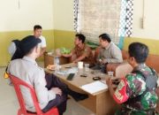 Babinsa Koramil 2302/Bojonegara Giat Komsos Bersama Tokoh Masyarakat, Bahas Keamanan dan Gotong Royong