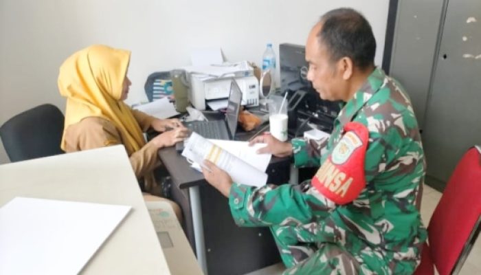 Babinsa Koramil 2301/Cilegon Monitoring Pos Ronda, Perkuat Keamanan Wilayah Pasca Banjir