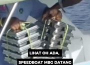 Antusiasme Anak-Anak Papua Sambut Kapal Pengantar MBG di Pesisir Danau Sentani