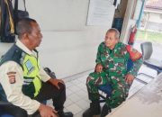 Babinsa Koramil 2303/Pulomerak Aktif Komsos Bahas Keamanan dan Penyaluran Bansos di Wilayah Binaan