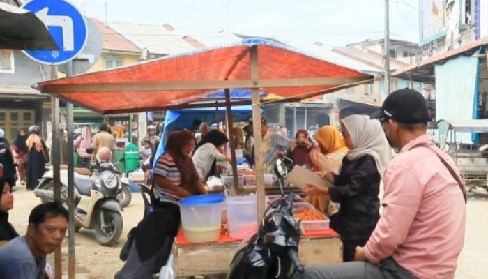 Aceh Tamiang Kian Ramai di Penghujung Ramadan: Berburu Takjil dan Belanja Baju Lebaran