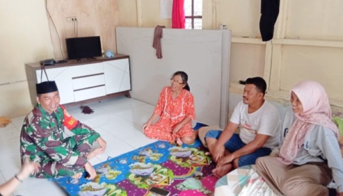 Babinsa Koramil 2305/Cinangka Aktif Komsos, Bantu Warga Selesaikan Permasalahan Sosial