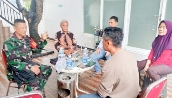 Babinsa Koramil 2303/Pulomerak Gencarkan Komsos, Bahas Penolakan Tambang dan Penanganan Drainase di Cilegon