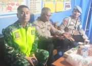 Babinsa Koramil 2301/Cilegon Bersama Bhabinkamtibmas Amankan Arus Balik Lebaran di Wilayah Binaan