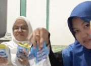 Momen Warga Unboxing Bingkisan dari Open House Prabowo, Ada Sekaleng Biskuit, Tumbler, hingga Sembako