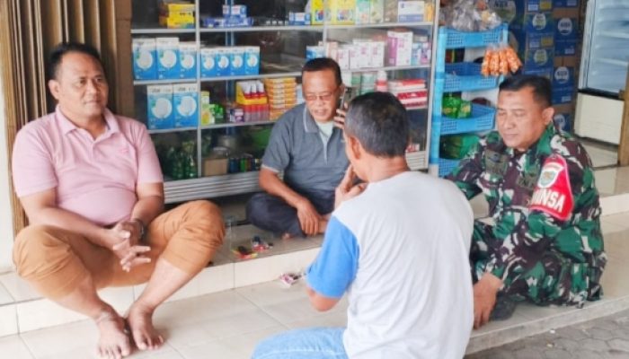 Babinsa Koramil 2307/Ciwandan Gencar Komsos, Bahas Keamanan dan Kebersihan Lingkungan di Cilegon