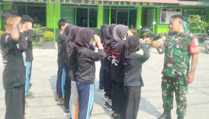 Babinsa Koramil 2301/Cilegon Berikan Pembinaan Wilayah kepada Pelajar, Tekankan Disiplin dan Cegah Kenakalan Remaja