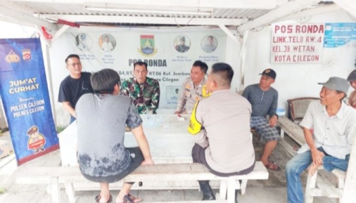 Babinsa Koramil 2301/Cilegon Gencarkan Komsos untuk Ciptakan Lingkungan Aman dan Kondusif