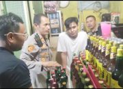 Berantas Penyakit Masyarakat, Muspika Kibin Tertibkan Lapak Tuak dan Warung Jamu Penjual Miras