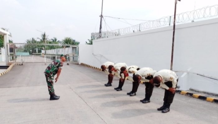 Babinsa Koramil 2303/Pulomerak Laksanakan Bintahwil, Dukung Ketahanan Pangan dan Pembinaan Disiplin Security