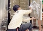 Jelang MBG Kembali Beroperasi, Relawan SPPG Jakbar Gotong Royong Bersihkan Dapur