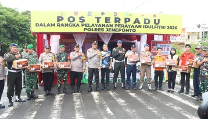 Kapolda Sulsel Bareng Bupati Tinjau Pos Pam Terpadu Jelang Mudik Lebaran