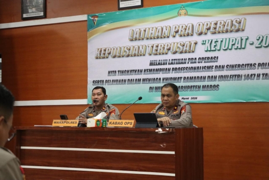 wakappolres Maros bersama kabag Ops memimpin latihan operasi ketupat 2026 Polres Maros