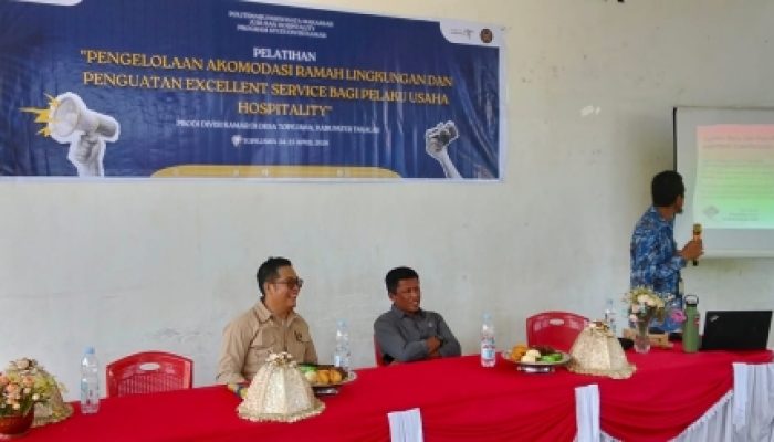 Genjot PAD dari Pariwisata, Pemdes Topejawa Latih Pelaku Hospitality Terapkan Layanan Prima dan Ramah Lingkungan