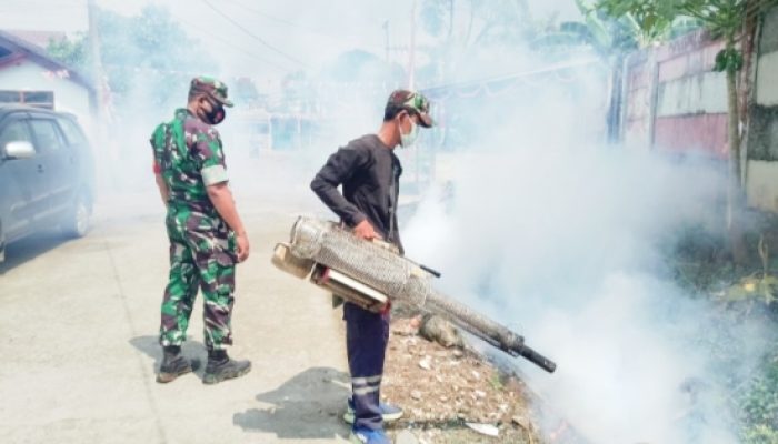 Babinsa Koramil 2302/Bojonegara Aktif Laksanakan Puanter, Fogging dan Komsos Bersama Warga