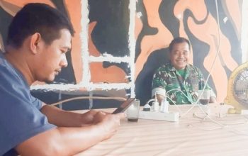 Babinsa Koramil 2305/Cinangka Intensifkan Komsos, Bahas Kebersihan Lingkungan dan Kenakalan Remaja