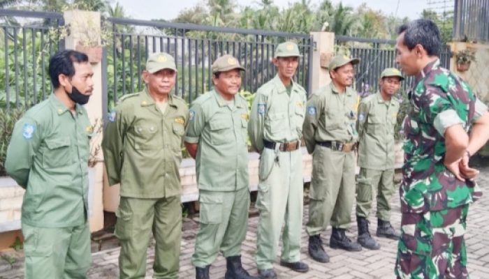 Babinsa Koramil 2307/Ciwandan Latih Linmas PBB Dasar untuk Perkuat Ketahanan Wilayah