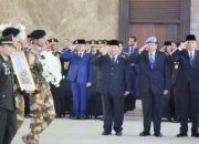 Prabowo Beri Penghormatan Terakhir 3 Jenazah Pahlawan Perdamaian RI yang Gugur di Lebanon