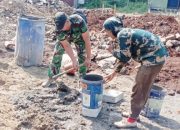Babinsa Koramil 2305/Cinangka Gotong Royong Bantu Pembangunan dan Rehab Rumah Warga
