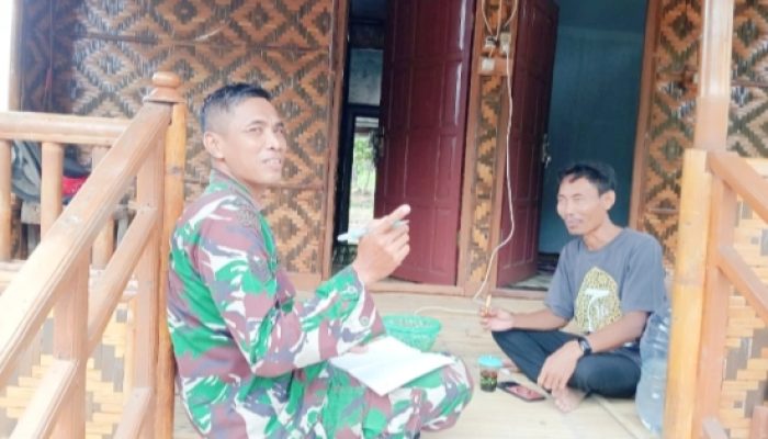 Babinsa Koramil 2304/Anyar Monitoring Harga Sembako dan Data Tempat Wisata