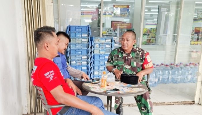 Babinsa Koramil 2307/Ciwandan Ajak Warga Gotong Royong Cegah DBD Lewat Komsos