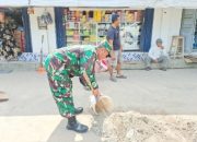 Babinsa Koramil 2307/Ciwandan Bersama Warga Laksanakan Karya Bakti Pengecoran Jalan dan Pembangunan Rumah