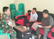 Babinsa Koramil 2302/Bojonegara Perkuat Keamanan dan Gotong Royong Melalui Komsos Bersama Warga