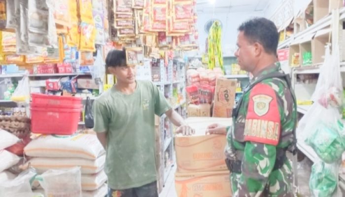 Babinsa Koramil 2307/Ciwandan Lakukan Pendataan Sembako dan Imunisasi untuk Dukung Kesejahteraan Warga