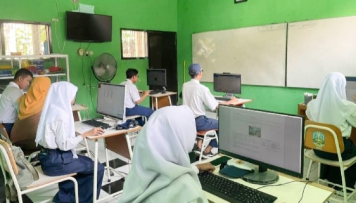 TKA SMP Digelar, Siswa Berkebutuhan Khusus Ikuti Ujian dengan Semangat dan Percaya Diri
