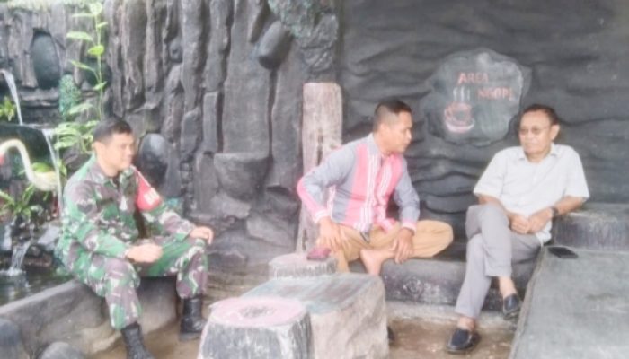 Babinsa Koramil 2304/Anyar Aktif Komsos, Bahas Posyandu hingga Keamanan Lingkungan Warga