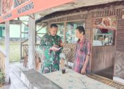 Babinsa Koramil 2305/Cinangka Lakukan Pendataan Harga Sembako dan Penerima Bansos