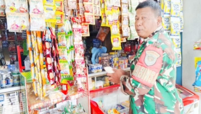 Babinsa Koramil 2307/Ciwandan Laksanakan Puanter, Data Penduduk dan Harga Sembako di Wilayah Binaan