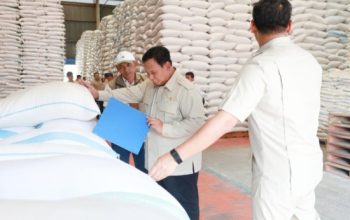 Usai Beri Arahan Ketua DPRD Se-Indonesia, Prabowo Sidak Gudang Bulog Danurejo Pastikan Stok Beras Aman