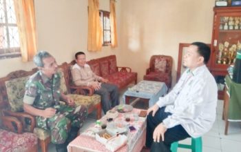 Babinsa Koramil 2307/Ciwandan Gencarkan Komsos, Bahas Gotong Royong dan Siskamling Bersama Warga