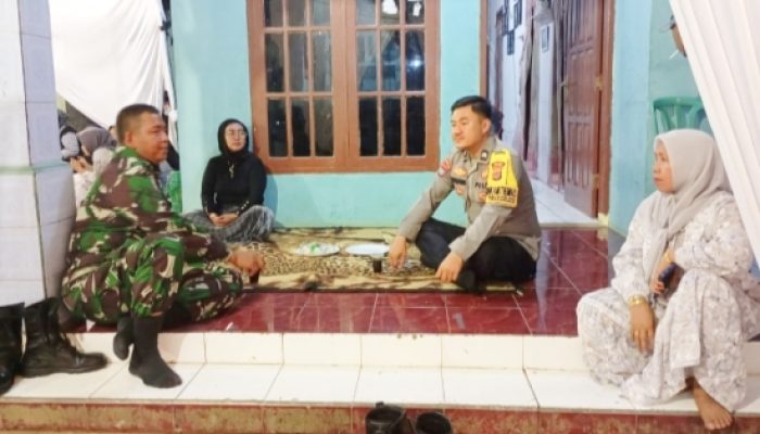 Babinsa Koramil 2305/Cinangka Intensifkan Komsos Bahas Bahaya Narkoba dan Keamanan Lingkungan