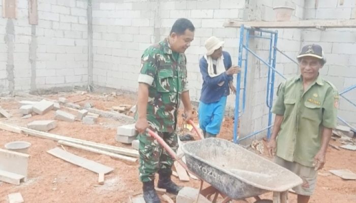Babinsa Koramil Cinangka Aktif Bantu Warga, Perkuat Gotong Royong Lewat Karya Bakti