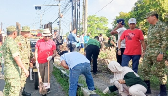 Kolaborasi TNI–Pemda dan Pelajar, Aksi Bersih Pantai Anyer–Carita Dukung TMMD ke-128 TA 2026 Kodim 0623/Cilegon