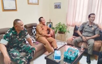 Babinsa Koramil 2304/Anyar Gencarkan Komsos, Bahas Ketahanan Pangan dan Kamtibmas