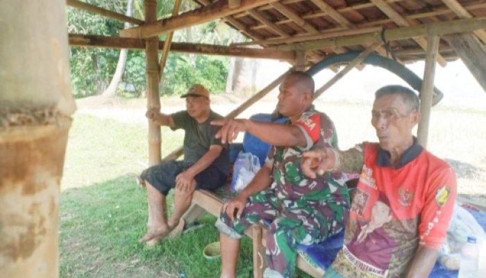 Babinsa Koramil Ciwandan Lakukan Pendataan Lahan Pertanian dan Harga Sembako di Wilayah Binaan