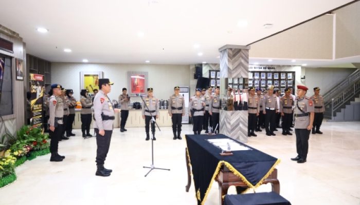 Serah Terima Jabatan Dirreskrimum Polda Sulsel, Kapolda Beri Apresiasi Atas Kinerja dan Dedikasi Selama Ini