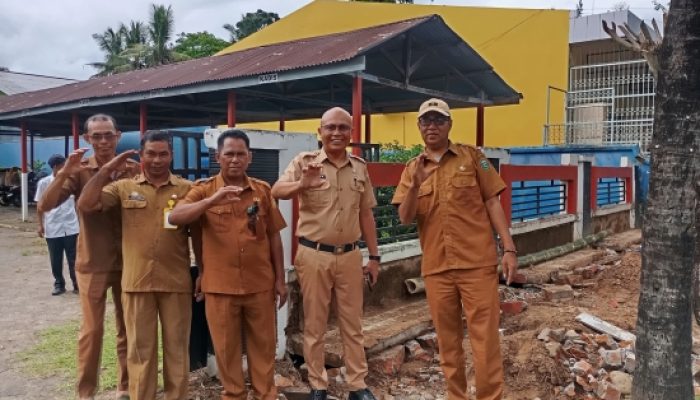 Gerak Cepat! Kadis Koperasi Takalar Evakuasi Pagar Roboh Libatkan DLH-Pertanahan