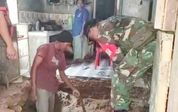 Babinsa dan Warga Kompak Gali MCK di TMMD 128 Cilegon, Semangat Gotong Royong Terus Digelorakan