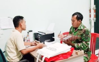 Babinsa Koramil Cinangka Bergerak: Dari Pendataan Akta Kelahiran hingga Dampingi Panen Padi Warga