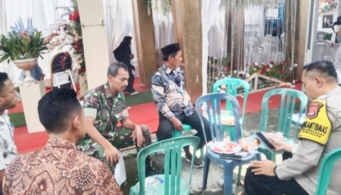 Cegah DBD, Babinsa Koramil Ciwandan Gencarkan Komsos Ajak Warga Gotong Royong Bersihkan Lingkungan