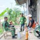 Babinsa Cinangka Aktif Turun ke Warga, Bahas Kebersihan dan Keamanan Lingkungan